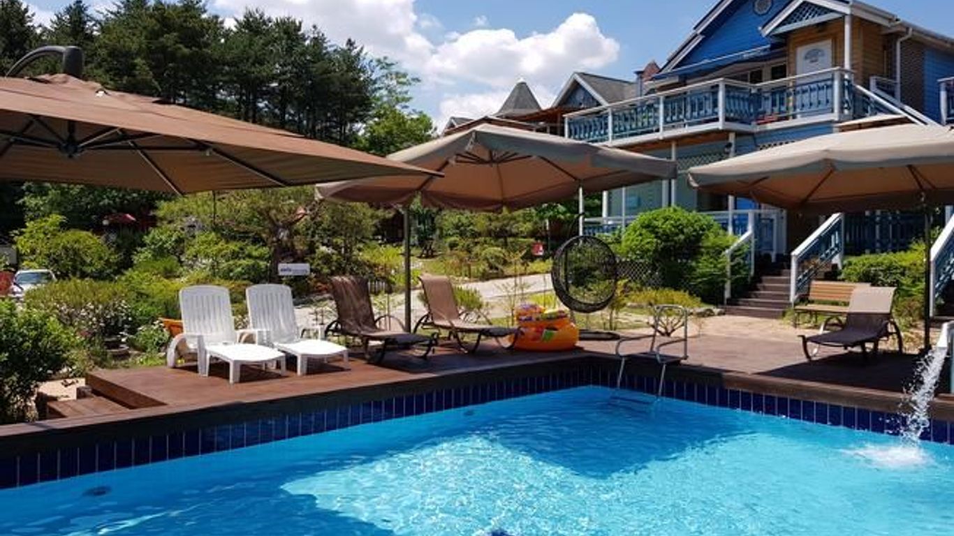 Adelia Pension Na-dong