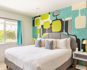 Casa Palmina An MCM Oasis - Palm Springs - Bedroom