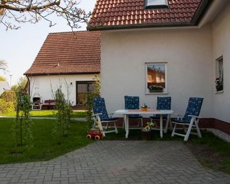 Bungalow - Holiday Accommodation family Warnke - Greifswald - Patio
