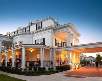 Make your visit to the beautiful city of Berea memorable! - Berea - Building