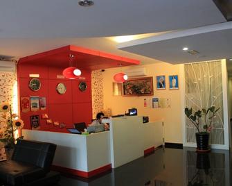 Hotel U and Me - Kulai - Front desk