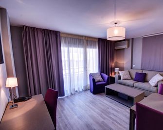 Hotel El Faro Marbella - Marbella