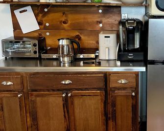 Private Micro-Studio Private Patio, Yard, Entrance, Bathroom, Laundry! - Lewiston
