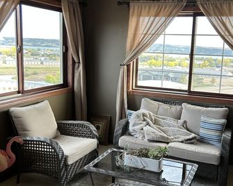 Riverview Retreat! - Oacoma - Sala de estar