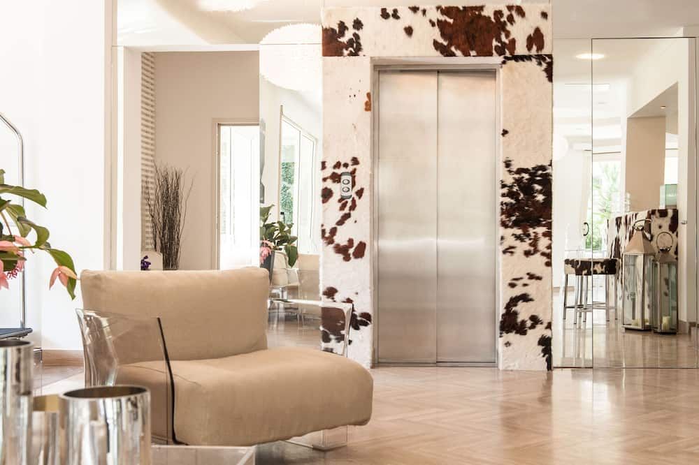 Perla Verde Hotel - מילאנו מריטימה - לובי