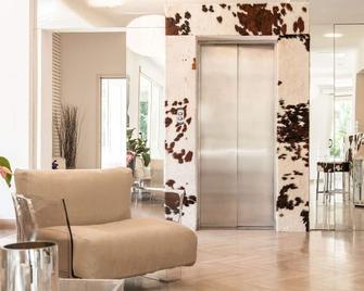 Perla Verde Hotel - מילאנו מריטימה - לובי