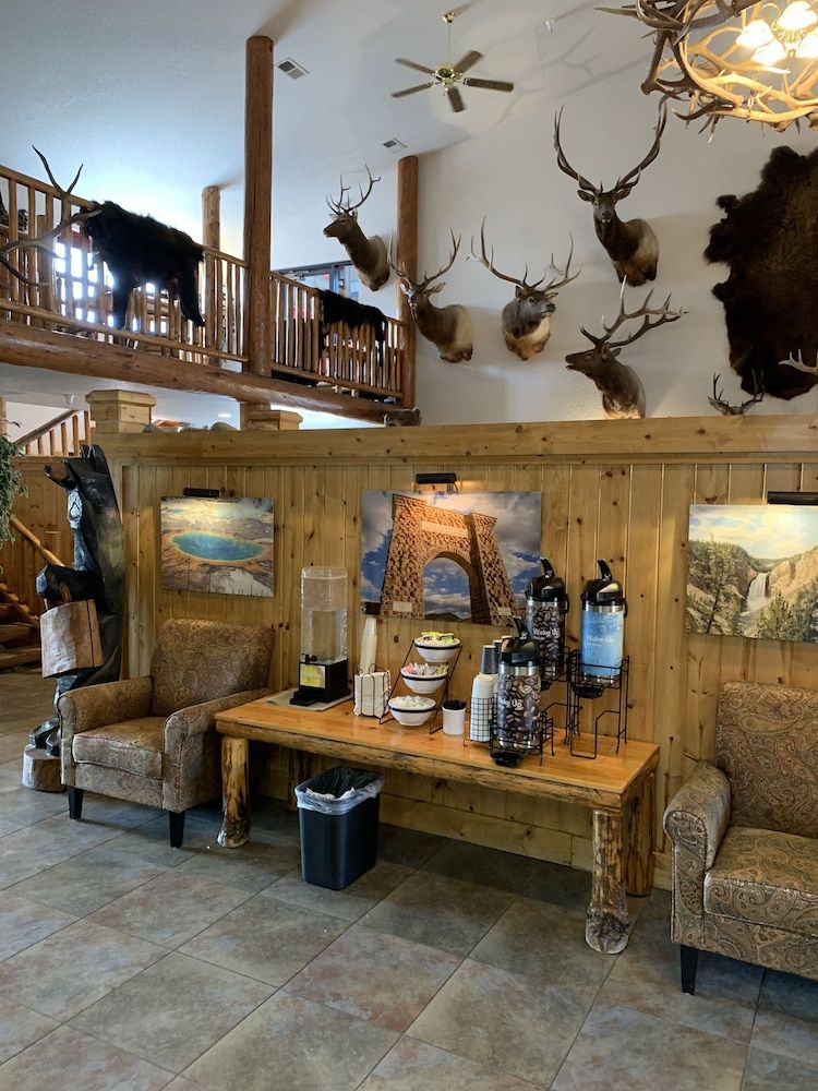Antler Lodge - Gardiner Mt - גארדינר - לובי