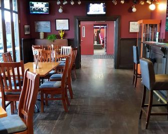 Horse And Jockey Inn - Matamata