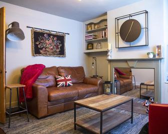 Traditional Townhouse In Stratford Upon Avon - Stratford-upon-Avon - Obývací pokoj