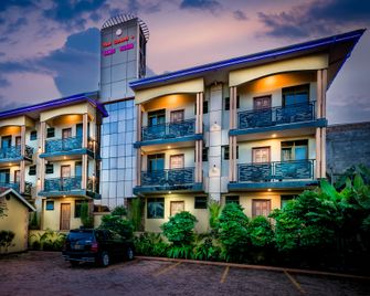 Palm Gardens Guesthouse - Kampala - Bina