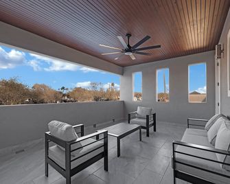 Relax and Unwind in this Modern Spacious Townhome - Pharr - Balcony