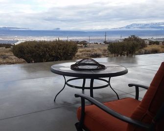 Cozy Cottage Rental with Incredible Views near Grand Junction, Colorado - Grand Junction - Balcony