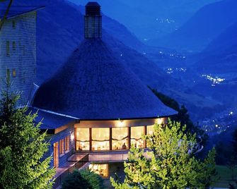 Parador de Vielha - Viella - Building