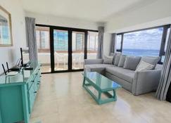 Apartamentos Arrecife Playa - Arrecife - Pokój dzienny