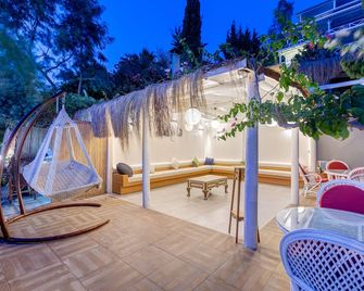 Baldan Suites Hotel & Restaurant - Bozburun - Patio