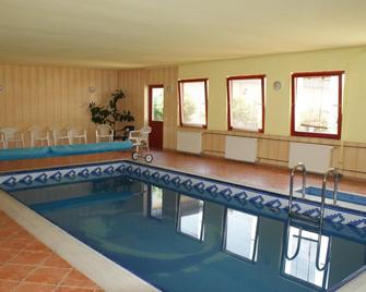 Hotel Palota City - بودابست - حوض السباحة