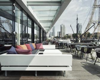 Mainport Hotel Rotterdam a Hilton Affiliate Hotel - Rotterdam - Serambi