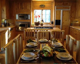 Coors Mountain View! Telluride Private Exclusive Luxury 7 Bed 7 Bath Ranch - Placerville - Dining room