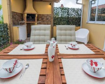 Santa Catarina Terrace - Estoril - Patio