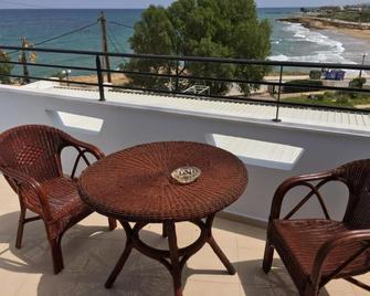 Diogenis Blue Palace - Gouves - Balkón