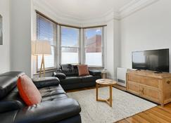 Trinity Hill Apartments - Hobart - Living room