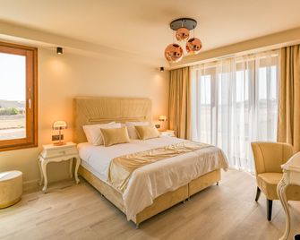 Santa Lucia Boutique Hotel - Kerċem