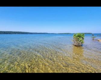 Rustic Paradise 4br Near Lake Degray & Caddo River Sleeps 10 - Arkadelphia - Strand