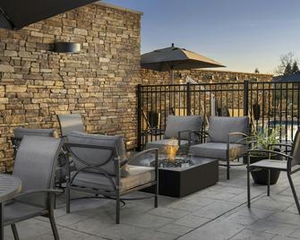 Fairfield Inn & Suites by Marriott Santa Rosa Rohnert Park - Rohnert Park - Patio