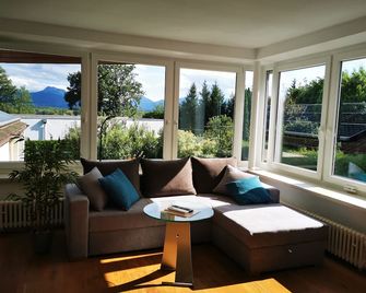 Ferienwohnung Kaiserblick - Stephanskirchen - Sala de estar