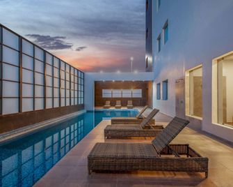La Quinta by Wyndham Aguascalientes - אגואסקליאנטס - בריכה