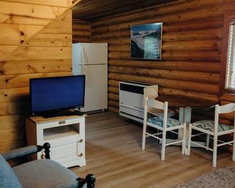 Alaska Cozy Cabins - Wasilla - Huiskamer