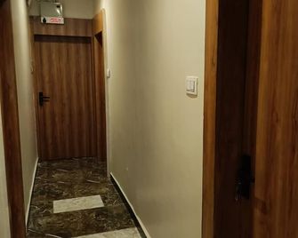 Shree Shyamraj Hotel - Ujjain - Corridoio