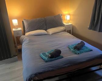 Tumbledown Hotel - Shrewsbury - Ložnice