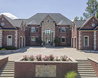 Resort life living on Strawberry & Sunset Lake, therapeutic waterscape. - 핑크니 - 건물