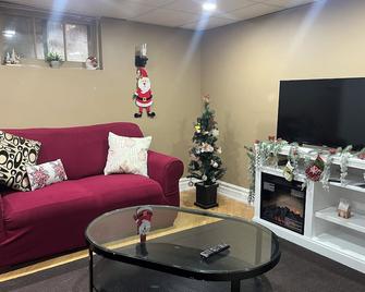 The Rustic Barn - Brampton - Living room