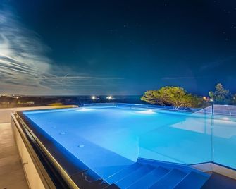 3076 Perla Saracena Luxury Suites - Matrimoniale Superior Vista Mare by Barbarhouse - Salve - Zwembad