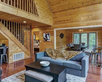Waterside Cottage with Hot Tub - Wright City - Sala de estar