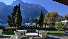 Lido Palace - The Leading Hotels of the World - Riva del Garda - Hàng hiên