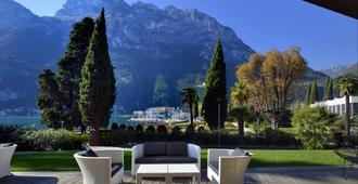 Lido Palace - The Leading Hotels of the World - Riva del Garda - Βεράντα