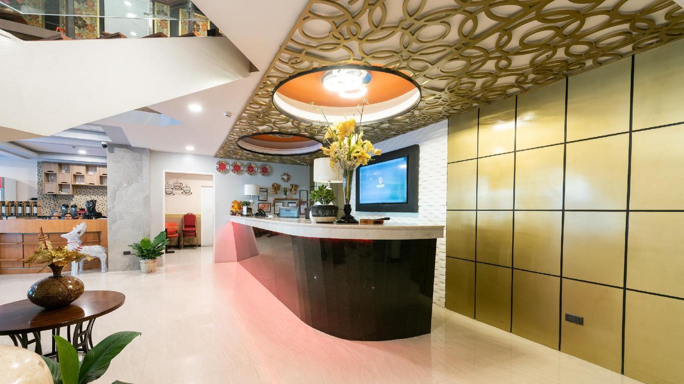OYO 171 Amore Hotel