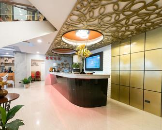 OYO 171 Amore Hotel - Muntinlupa - Rezeption