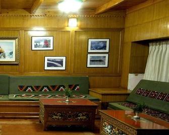 Namche Hotel - Nāmche Bāzār - Sala de estar