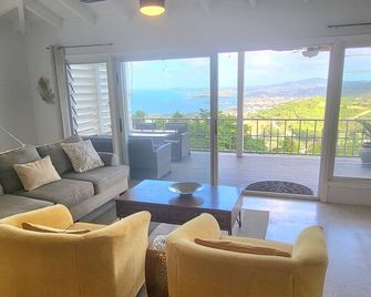 Million Dollar View Set Atop One Acre Of Caribbean Slendor - Christiansted - Salon