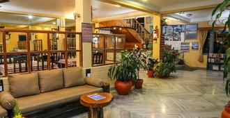Hotel Silver Oaks Inn - Pokhara - Recepción