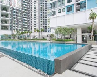 ICity Luxury Condo by Smarthome - Shah Alam - Piscina