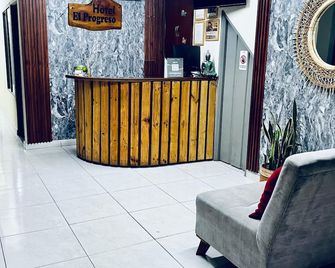 Hotel El Progreso - Económico, Central y Familiar en Armenia - ארמניה - דלפק קבלה