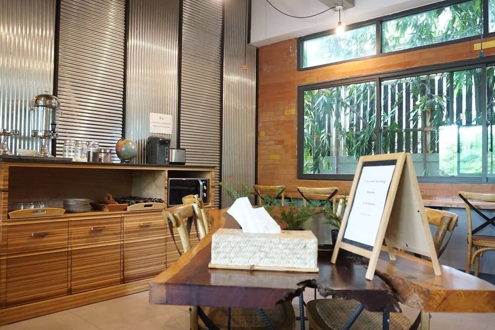 Stone Head Hua Hin - הוא הין