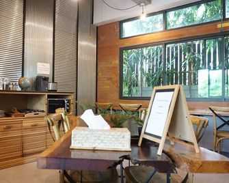 Stone Head Hua Hin - Hua Hin - Front desk