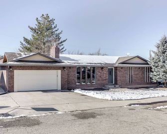 Central Cedar City Apartment Walk To Suu! - Cedar City - Building