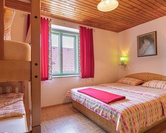 Fun and Games Homestead Lukec - Happy Rentals - Kočevje - Habitación